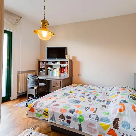 San Silvestro - Bright With Private Parking!
